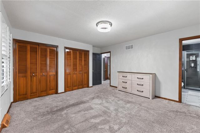 1704 NE 69th Terrace, Gladstone, MO 64118