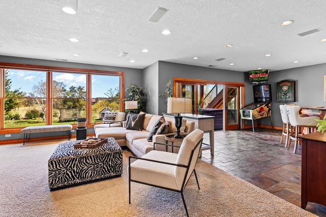 4009 Kindred Way, Lake Elmo, MN 55042