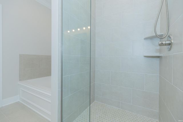 7018 Ironwood Circle, Newburgh, IN 47630