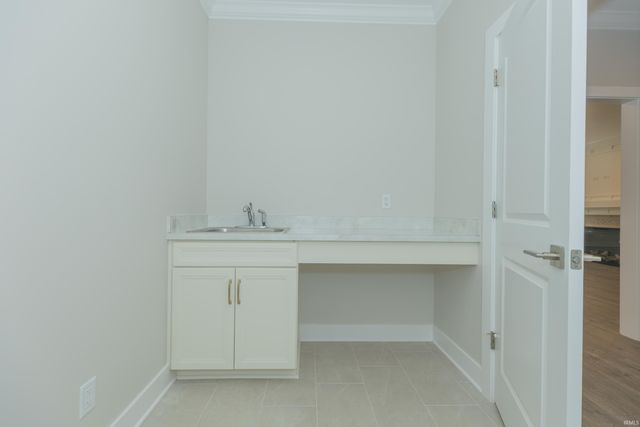 7018 Ironwood Circle, Newburgh, IN 47630