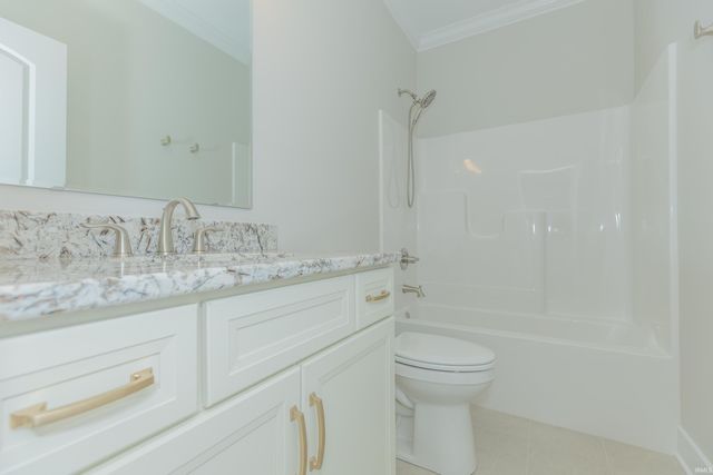 7018 Ironwood Circle, Newburgh, IN 47630