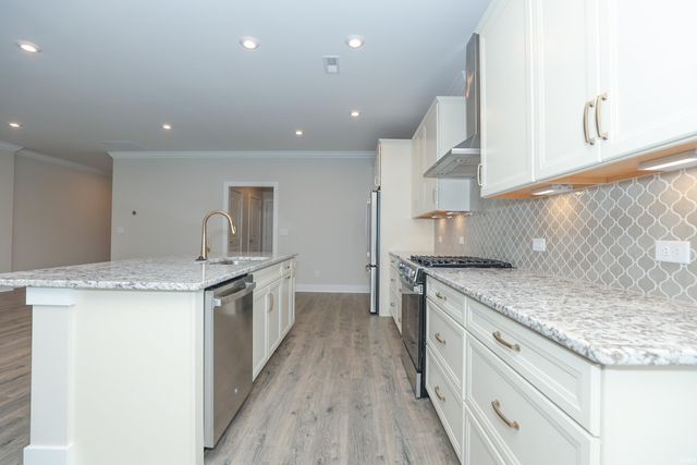7018 Ironwood Circle, Newburgh, IN 47630