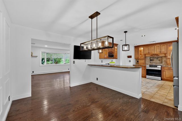 585 Bedford Road, Pleasantville, NY 10570