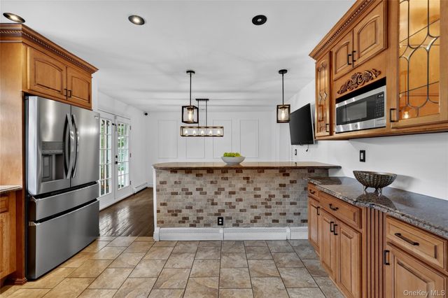 585 Bedford Road, Pleasantville, NY 10570