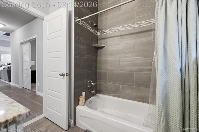 24655 Brookshire Drive, Macomb Township, MI 48042