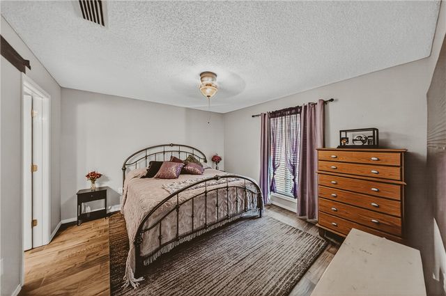 4 Prestwick Lane, Bella Vista, AR 72715