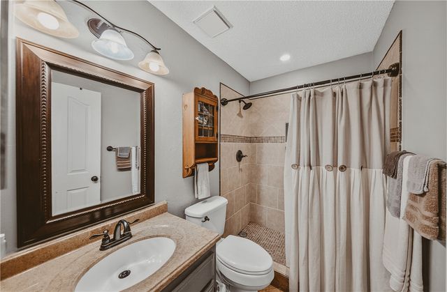 4 Prestwick Lane, Bella Vista, AR 72715