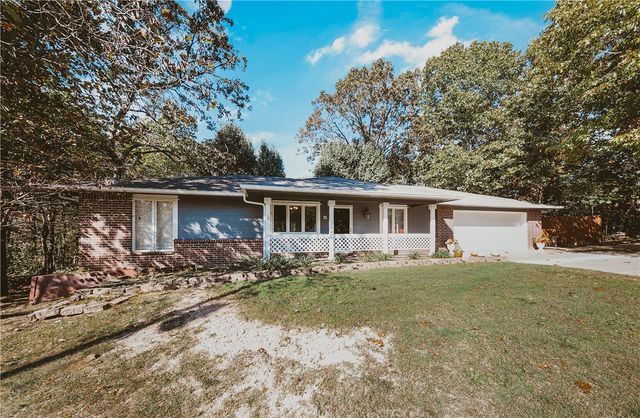 4 Prestwick Lane, Bella Vista, AR 72715