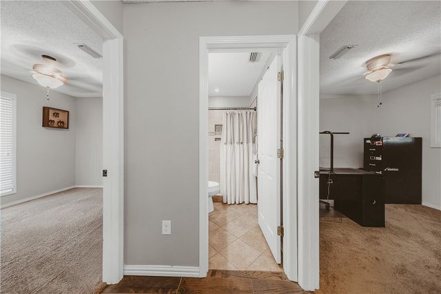 4 Prestwick Lane, Bella Vista, AR 72715