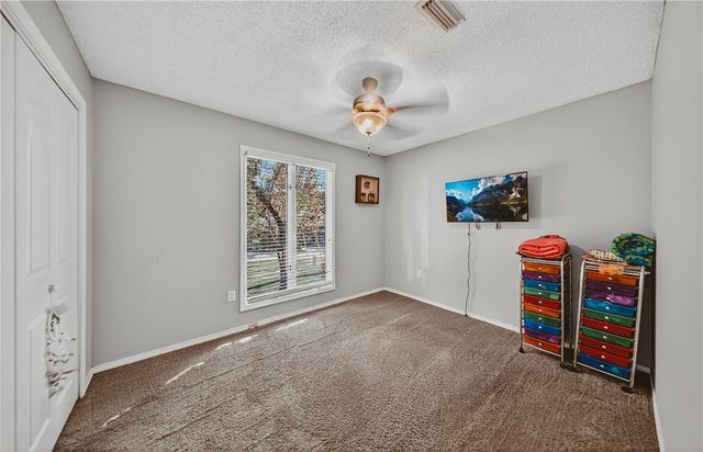 4 Prestwick Lane, Bella Vista, AR 72715