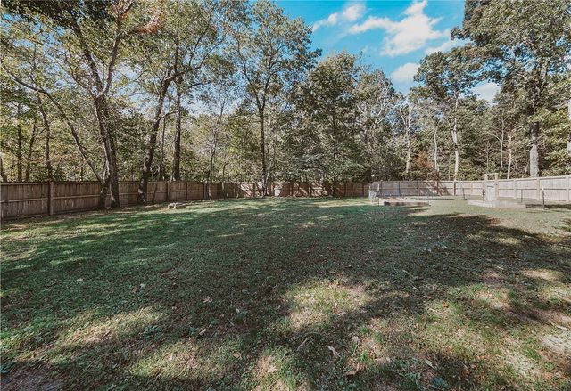 4 Prestwick Lane, Bella Vista, AR 72715