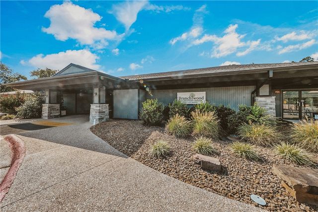 4 Prestwick Lane, Bella Vista, AR 72715