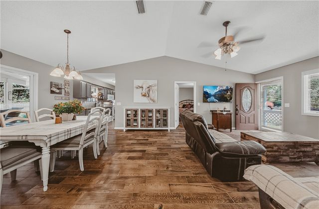 4 Prestwick Lane, Bella Vista, AR 72715