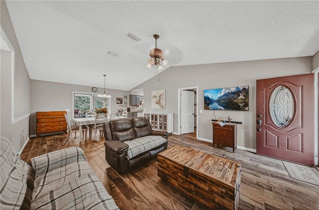 4 Prestwick Lane, Bella Vista, AR 72715