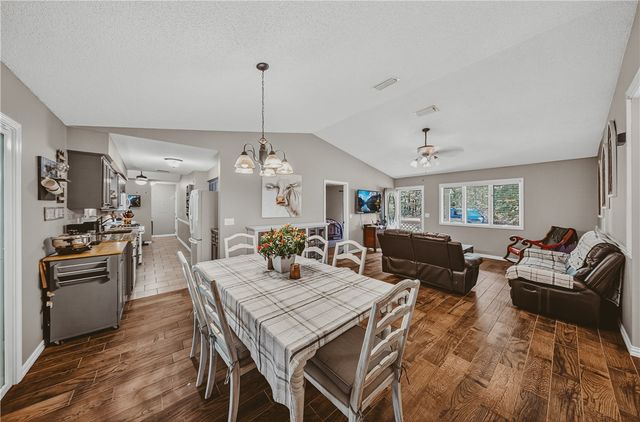 4 Prestwick Lane, Bella Vista, AR 72715