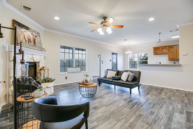 5806 Lyndhurst Drive, San Angelo, TX 76901