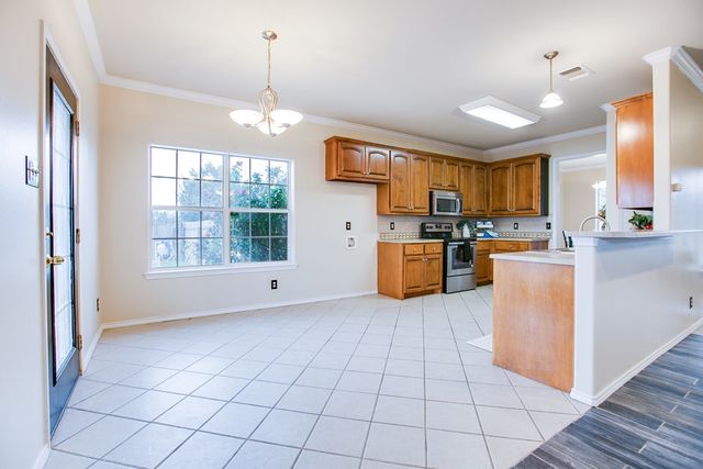 5806 Lyndhurst Drive, San Angelo, TX 76901