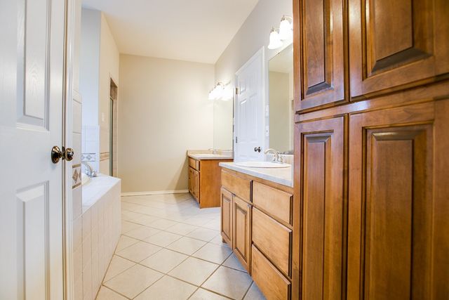 5806 Lyndhurst Drive, San Angelo, TX 76901