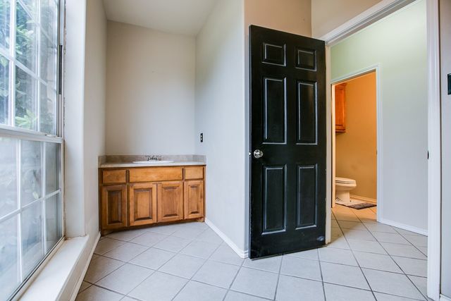 5806 Lyndhurst Drive, San Angelo, TX 76901