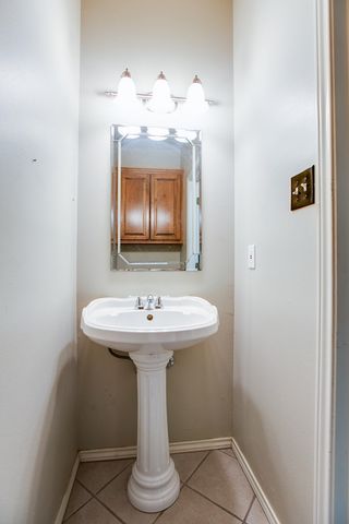 5806 Lyndhurst Drive, San Angelo, TX 76901