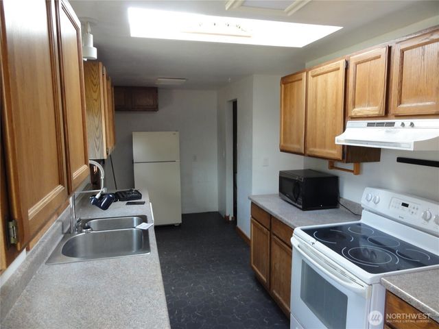 28821 18th Avenue S, Federal Way, WA 98003