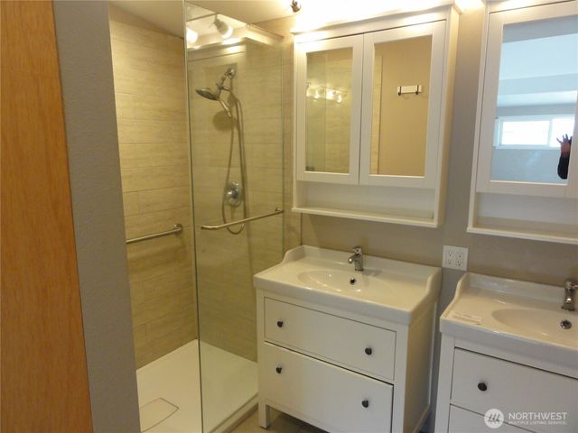 28821 18th Avenue S, Federal Way, WA 98003