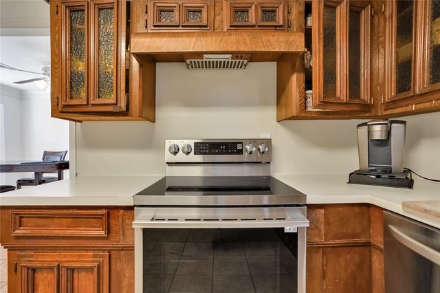 9722 Kindletree Drive, Houston, TX 77040