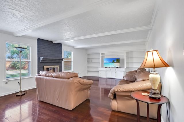 9722 Kindletree Drive, Houston, TX 77040