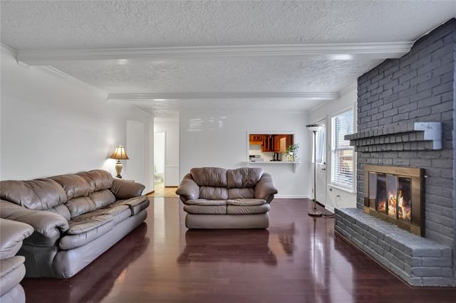 9722 Kindletree Drive, Houston, TX 77040