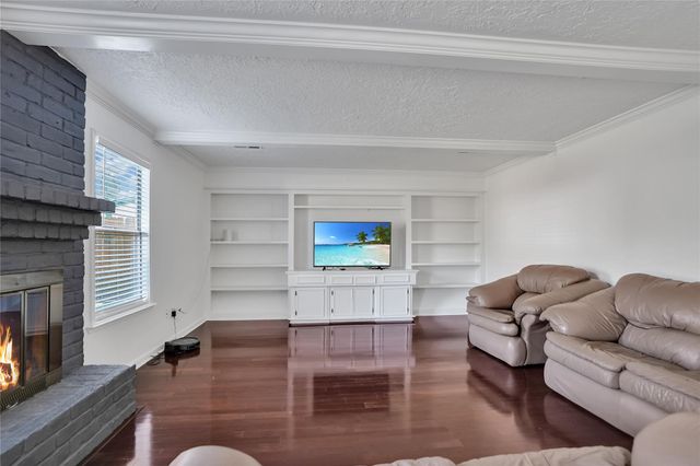 9722 Kindletree Drive, Houston, TX 77040