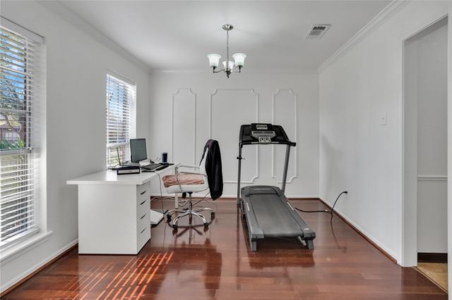 9722 Kindletree Drive, Houston, TX 77040