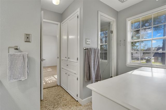 9722 Kindletree Drive, Houston, TX 77040