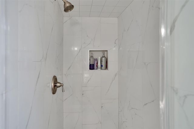 9722 Kindletree Drive, Houston, TX 77040