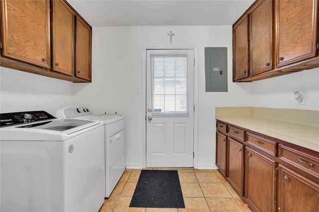 9722 Kindletree Drive, Houston, TX 77040