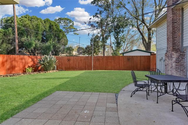 9722 Kindletree Drive, Houston, TX 77040