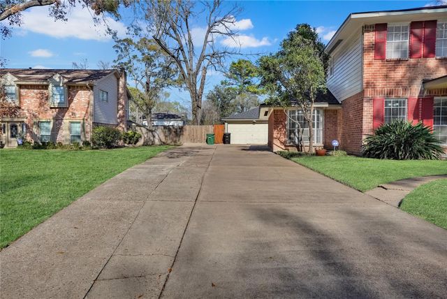 9722 Kindletree Drive, Houston, TX 77040