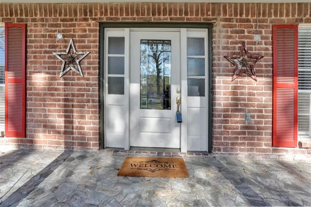 9722 Kindletree Drive, Houston, TX 77040