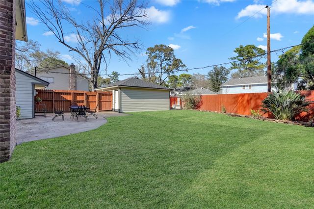 9722 Kindletree Drive, Houston, TX 77040