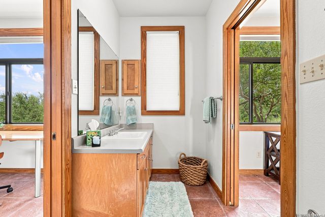 26315 QUAIL GROVE LN, Boerne, TX 78006