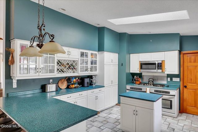 105 Wilrose Lane, Troy, NY 12180