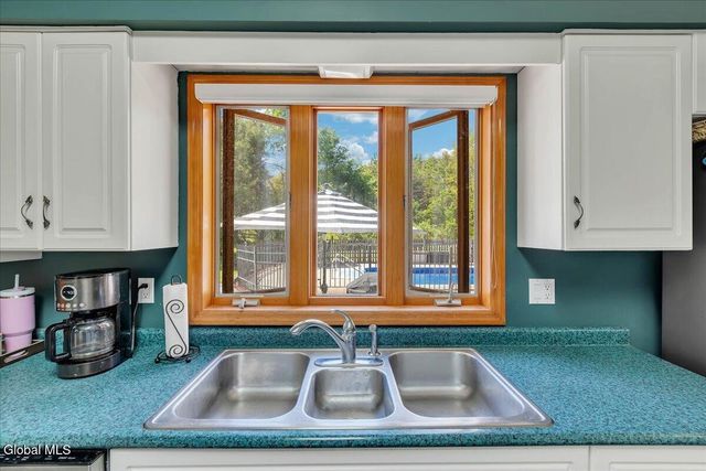 105 Wilrose Lane, Troy, NY 12180