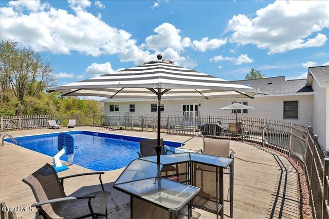 105 Wilrose Lane, Troy, NY 12180