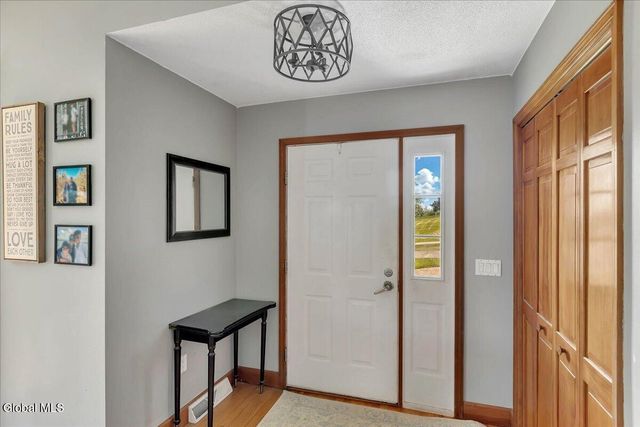 105 Wilrose Lane, Troy, NY 12180