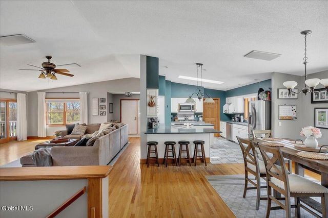 105 Wilrose Lane, Troy, NY 12180