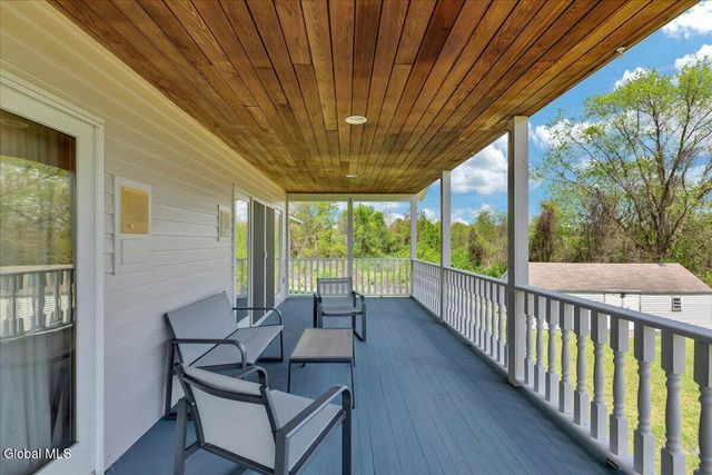 105 Wilrose Lane, Troy, NY 12180