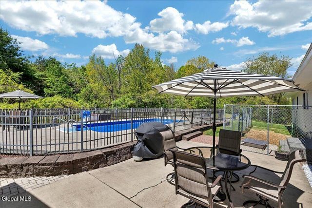 105 Wilrose Lane, Troy, NY 12180