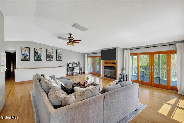 105 Wilrose Lane, Troy, NY 12180