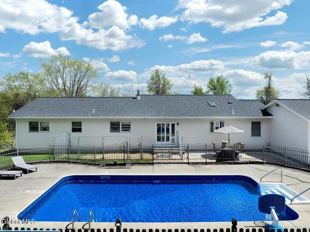 105 Wilrose Lane, Troy, NY 12180