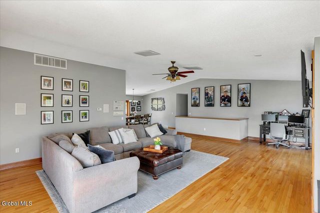 105 Wilrose Lane, Troy, NY 12180