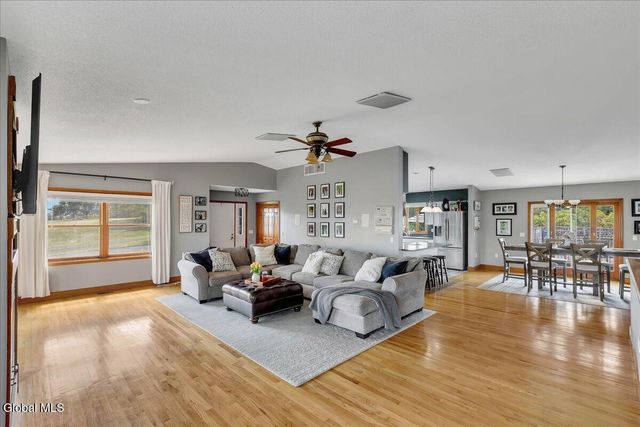 105 Wilrose Lane, Troy, NY 12180